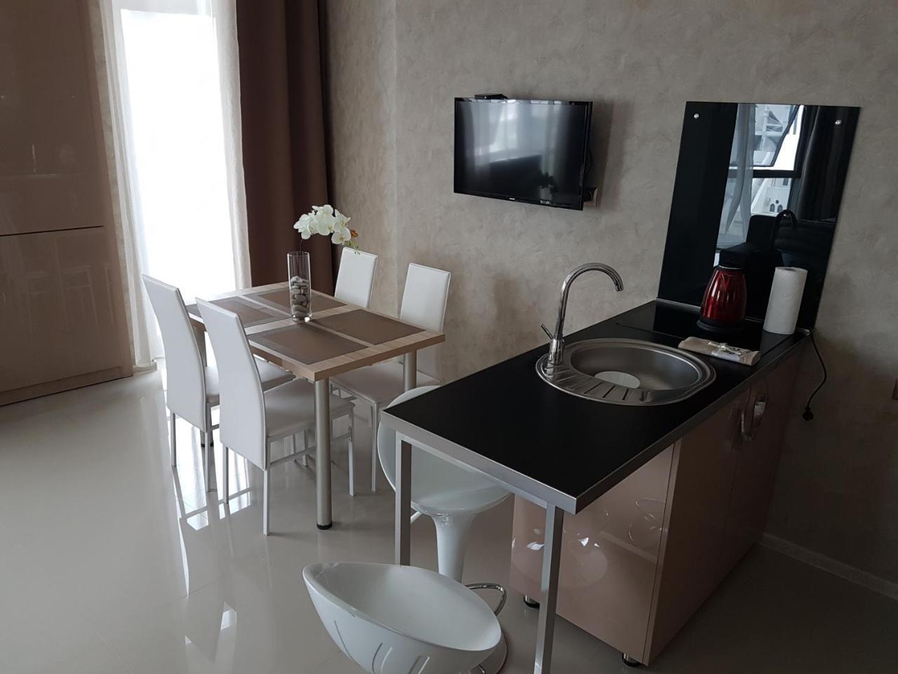 Lulu Apartment Batumi Exterior foto