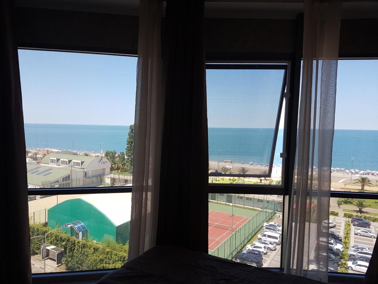 Lulu Apartment Batumi Exterior foto